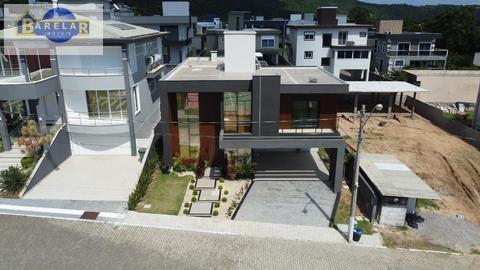 Casa à venda em Florianópolis, Ingleses do Rio Vermelho, com 3 suítes, com 295.51 m²